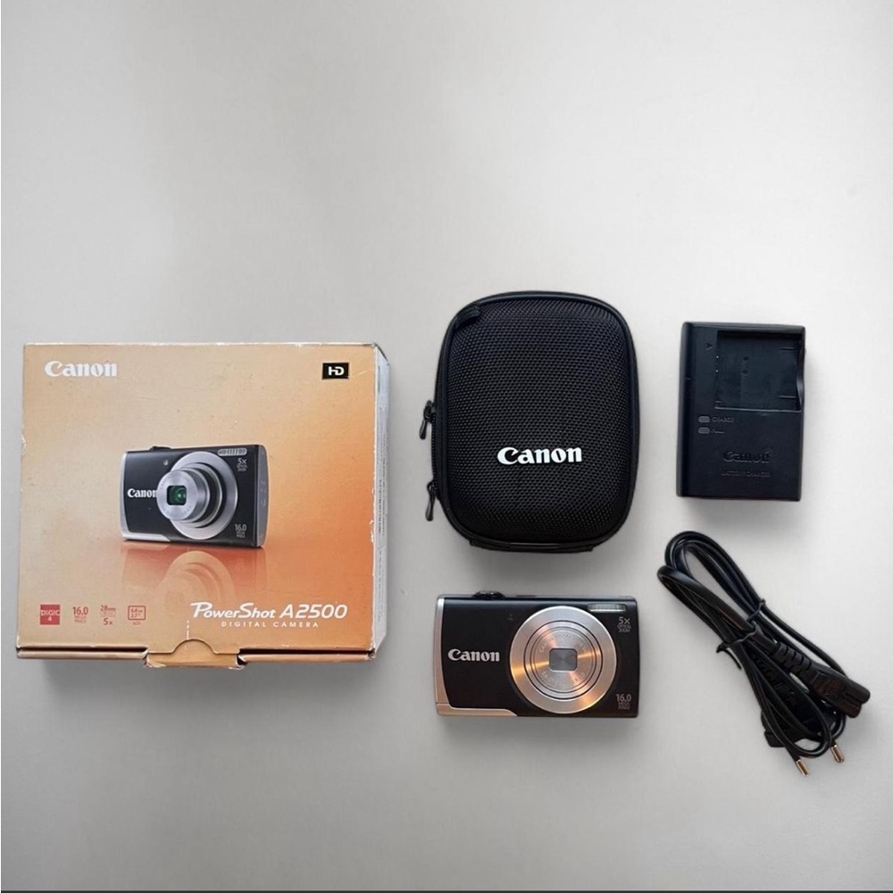 new w box Canon PowerShot A2500 Digital Camera Black w Battery, Case, Charger